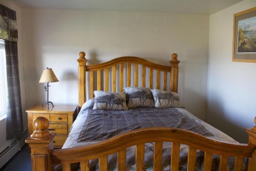 Alpine Creek Lodge - image 29