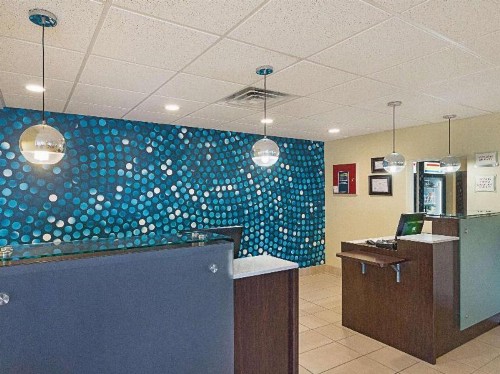 La Quinta Inn & Suites by Wyndham Mathis