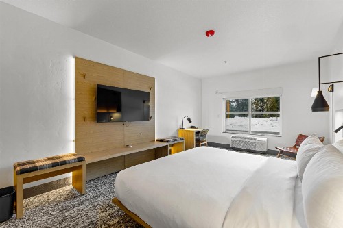 Holiday Inn Express Hotel & Suites McCall-The Hunt Lodge an IHG Hotel - image 8