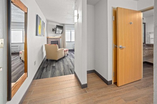 Best Western Plus McCall Lodge and Suites - image 33