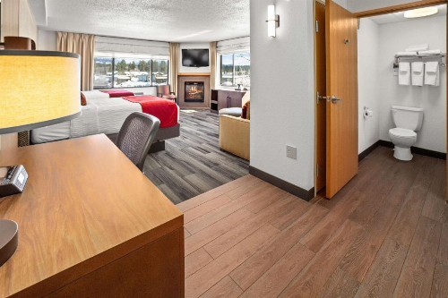 Best Western Plus McCall Lodge and Suites - image 40