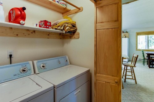 Strawberry Log Cabin Retreat - image 6
