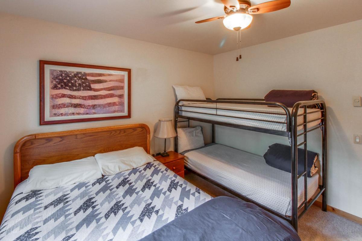 Downtown Camp Retreat - image 6