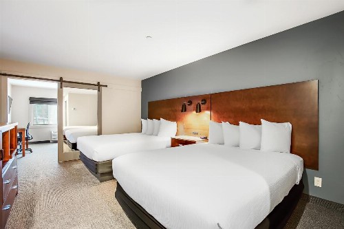 Third Street Inn - image 37