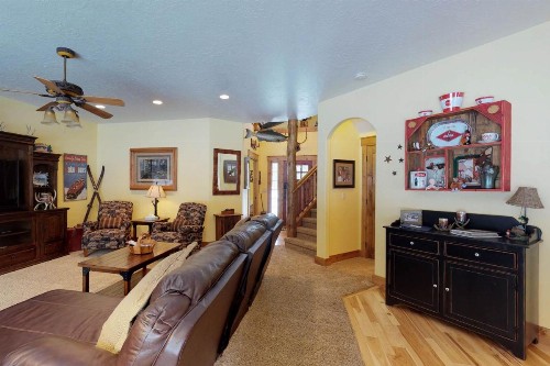 Lazy Bear Lodge - image 10