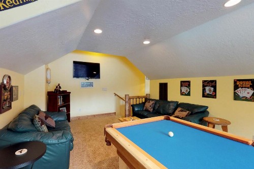Lazy Bear Lodge - image 11