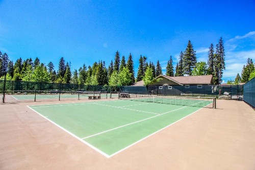 Lazy Bear Lodge - image 12