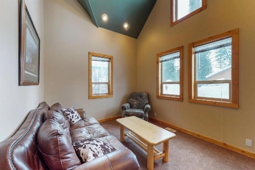 Majestic Mountain Lodge - image 6