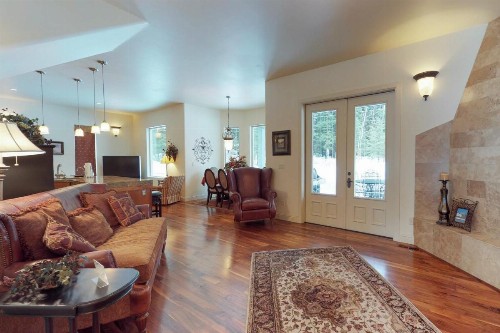Hunter's Lodge - image 11