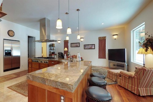 Hunter's Lodge - image 8