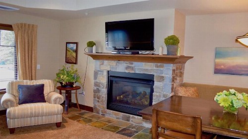 Alpine Village Suite 205 - image 1