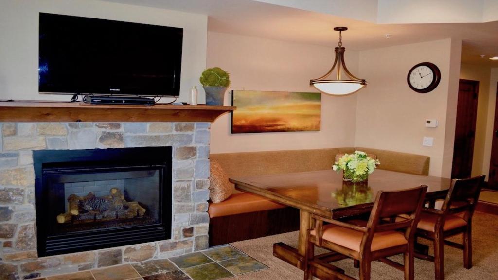 Alpine Village Suite 205 - image 7