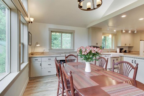 Crescent Cabin - image 4