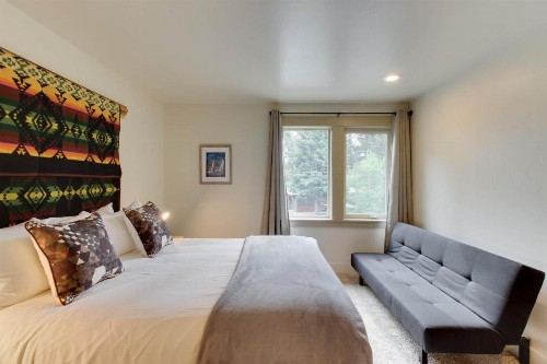 Crescent Cabin - image 5