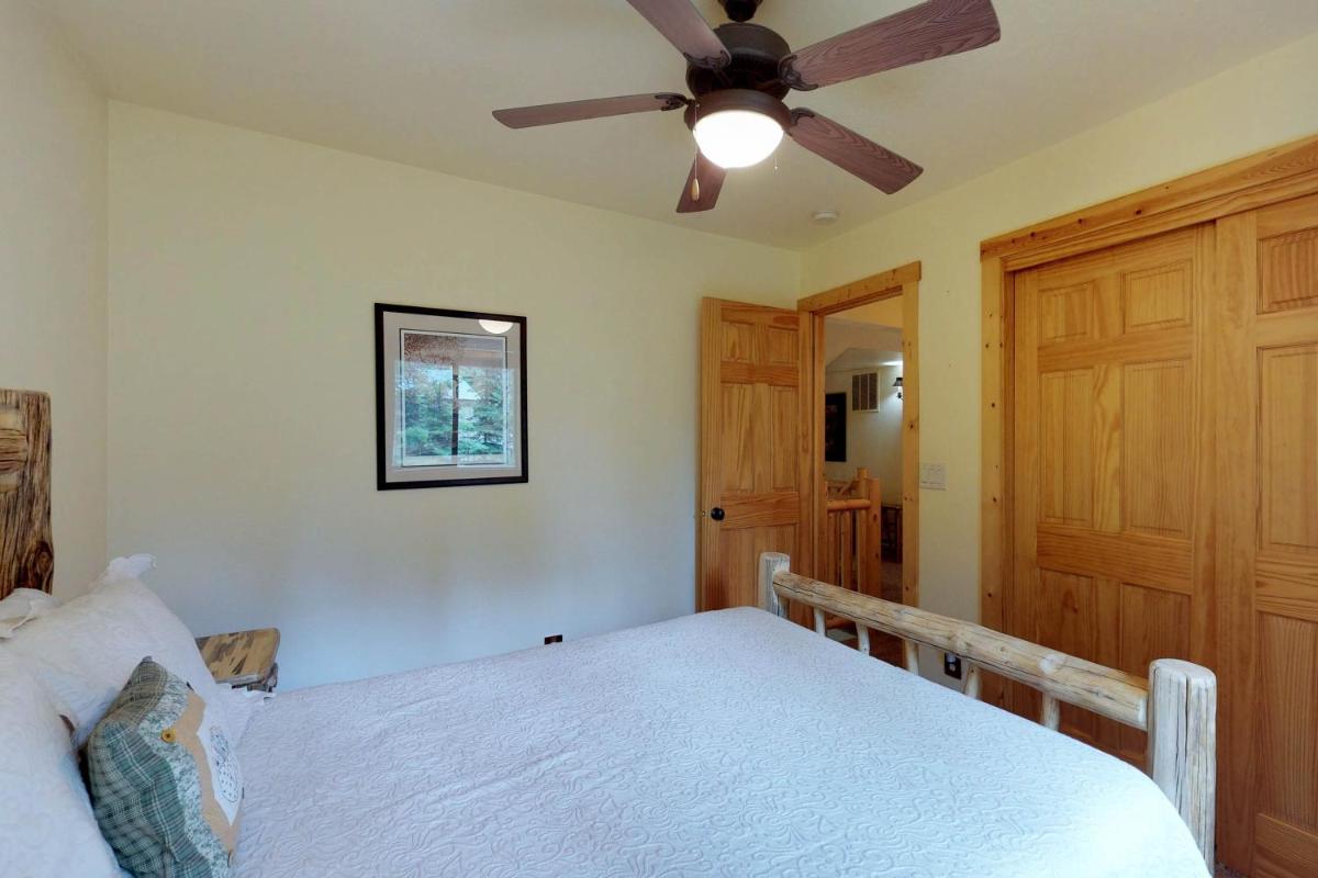 Rio Vista Family Cabin - image 6