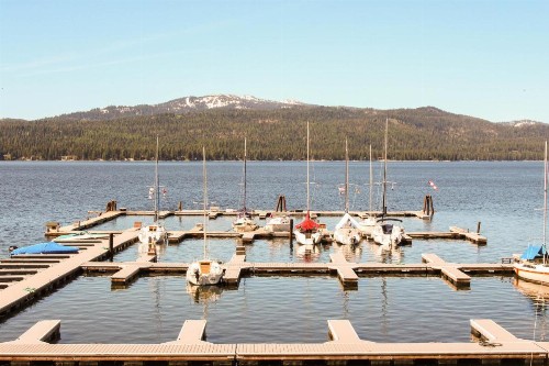 Downtown McCall Getaway - image 8