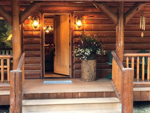 Exquisite McCall Log Cabin - Walk to Payette Lake!