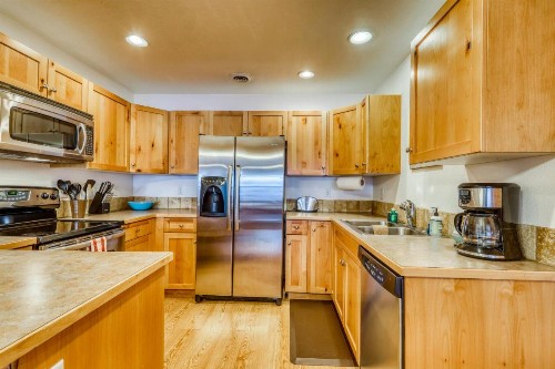 Quintessential Cabin - image 7