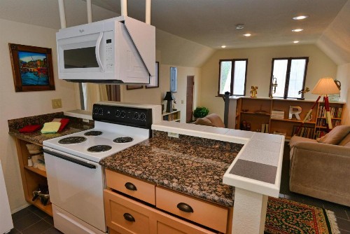Room with a View - Walk to Downtown Restaurants - Payette Lake - Shopping and Beach - image 3
