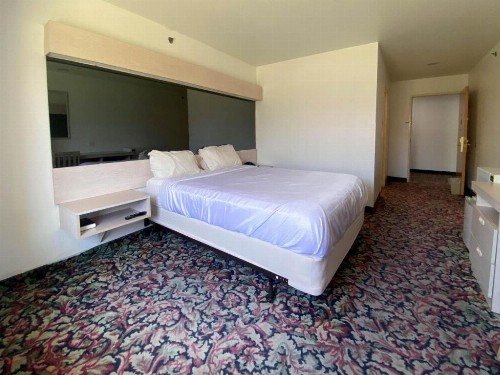 Happy Days Hotel - image 11