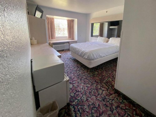 Happy Days Hotel - image 15