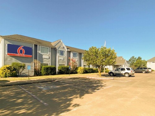 Happy Days Hotel - image 3