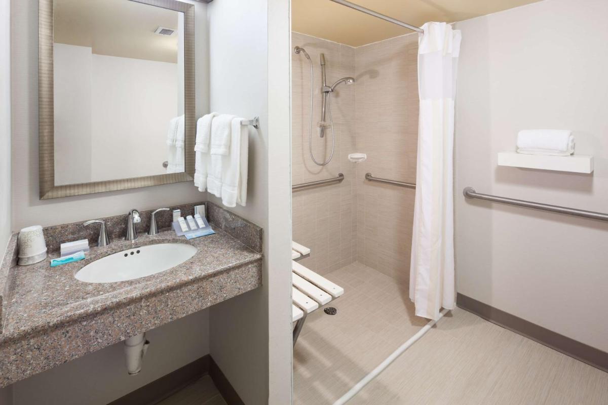 Hilton Garden Inn McAllen Airport - image 2