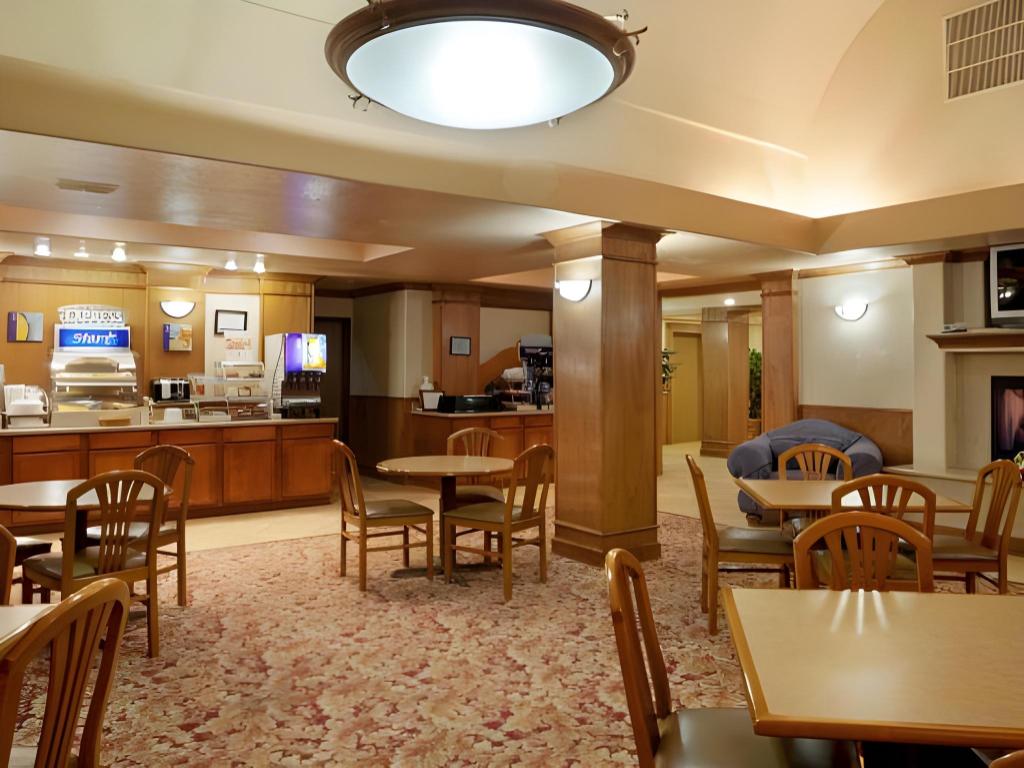 Holiday Inn Express Hotel & Suites Mission-McAllen Area an IHG Hotel - image 6