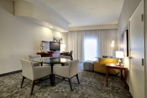 Courtyard by Marriott McAllen - image 10