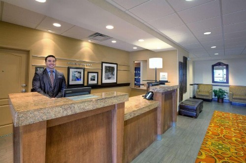 Hampton Inn & Suites McAllen - image 11