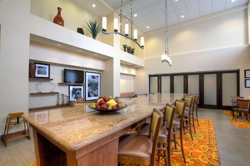 Hampton Inn & Suites McAllen - image 17