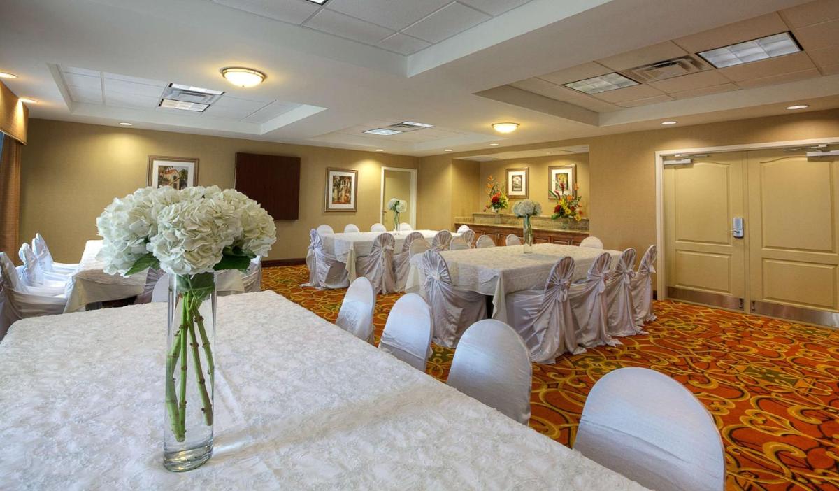 Hampton Inn & Suites McAllen - image 2