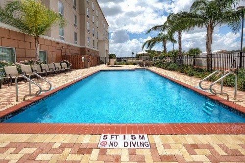 Hampton Inn & Suites McAllen - image 20