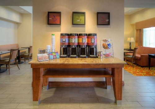 Hampton Inn & Suites McAllen - image 9