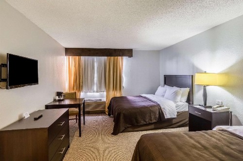 Clarion Inn near McAllen Airport - image 10
