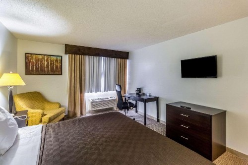 Clarion Inn near McAllen Airport - image 12