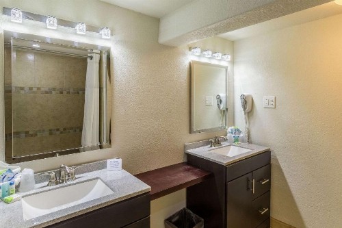 Clarion Inn near McAllen Airport - image 16