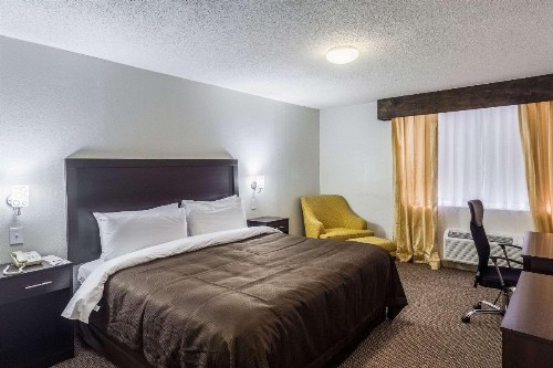 Clarion Inn near McAllen Airport - image 18