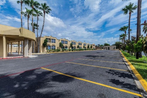 Clarion Inn near McAllen Airport - image 2