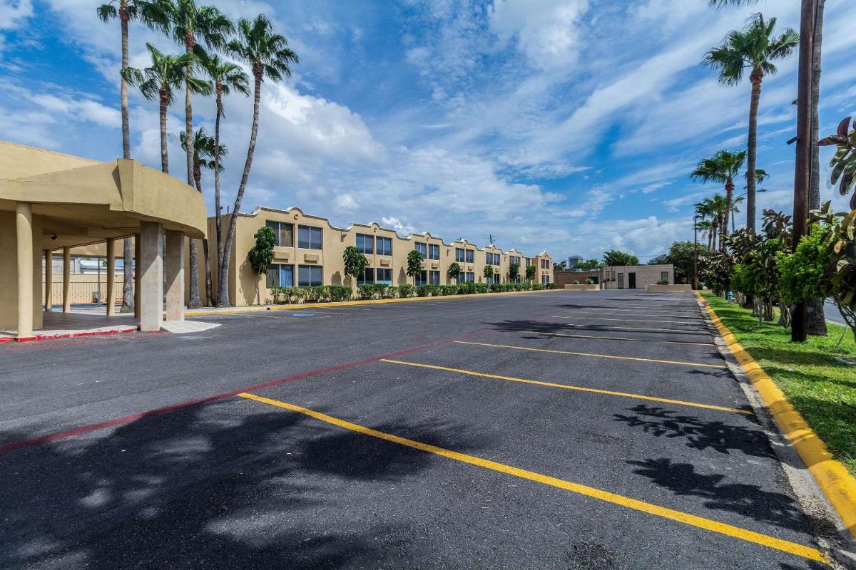 Clarion Inn near McAllen Airport - image 2