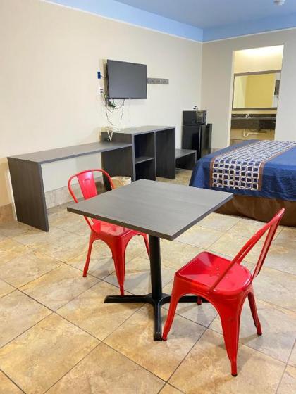 Texas Inn & Suites McAllen at La Plaza Mall and Airport - image 15