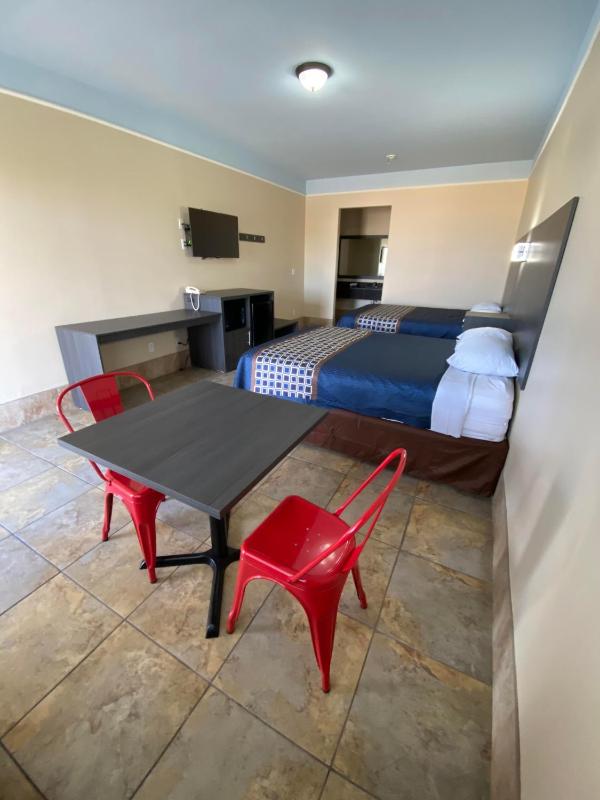 Texas Inn & Suites McAllen at La Plaza Mall and Airport - image 6