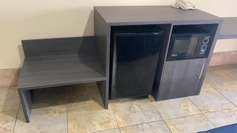 Texas Inn & Suites McAllen at La Plaza Mall and Airport - image 7