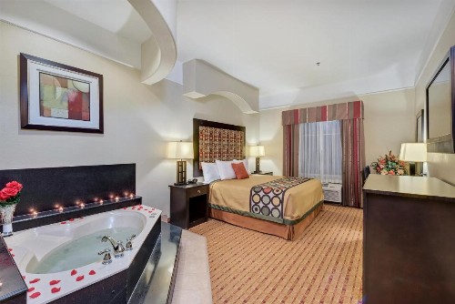 Super 8 by Wyndham Hidalgo at La Plaza Mall & Mcallen Airport - image 31