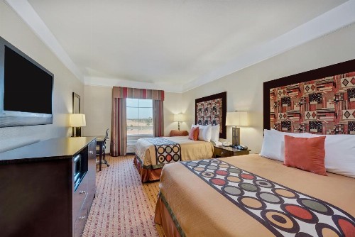 Super 8 by Wyndham Hidalgo at La Plaza Mall & Mcallen Airport - image 33