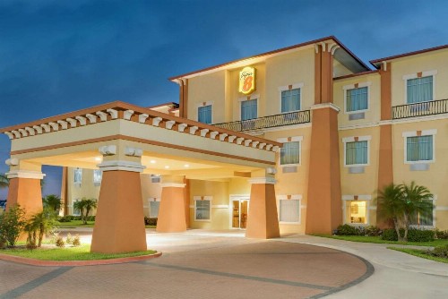 Super 8 by Wyndham Hidalgo at La Plaza Mall & Mcallen Airport - image 37