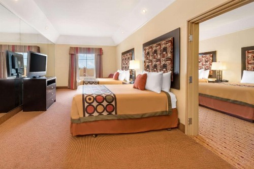 Super 8 by Wyndham Hidalgo at La Plaza Mall & Mcallen Airport - image 41