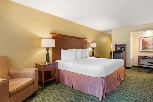Best Western Mcallen Medical Center - image 11