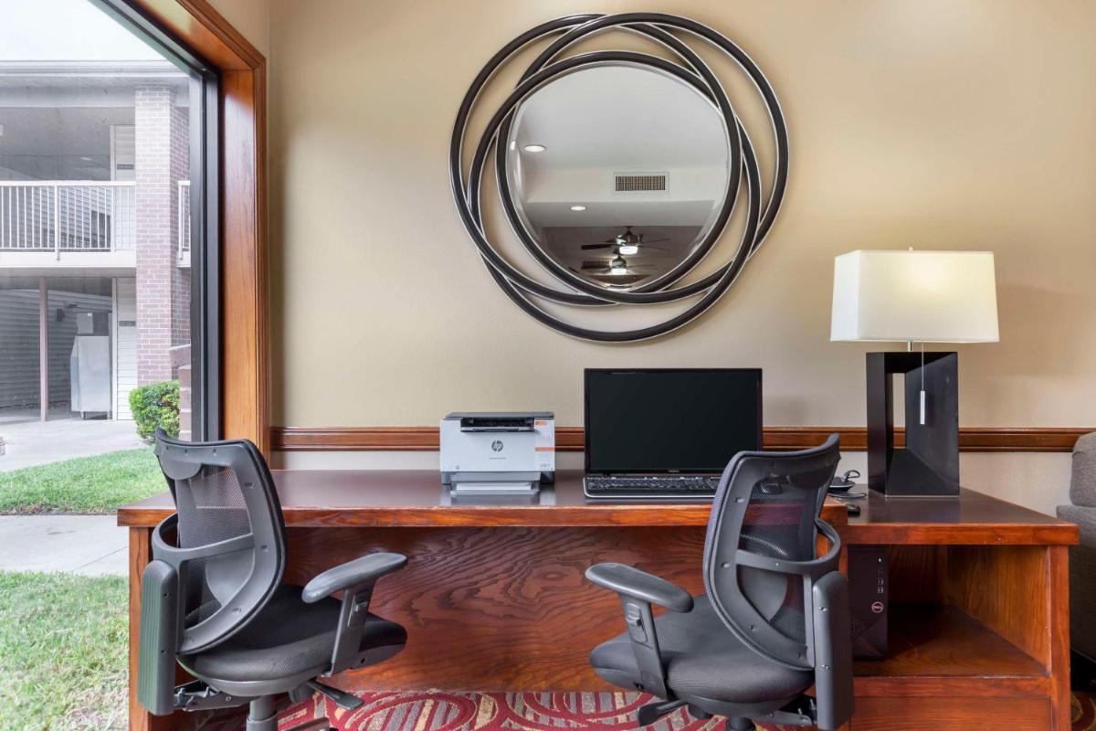 Best Western Mcallen Medical Center - image 5