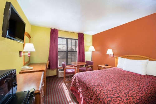 Days Inn by Wyndham McAllen - image 13